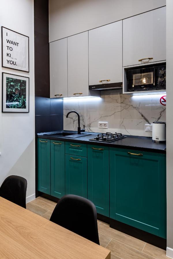 Emerald Lux Apartment. Liveinลวีฟ ภายนอก รูปภาพ