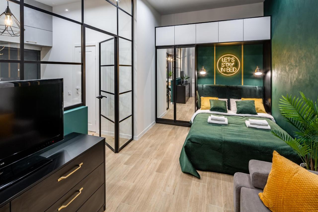 Emerald Lux Apartment. Liveinลวีฟ ภายนอก รูปภาพ