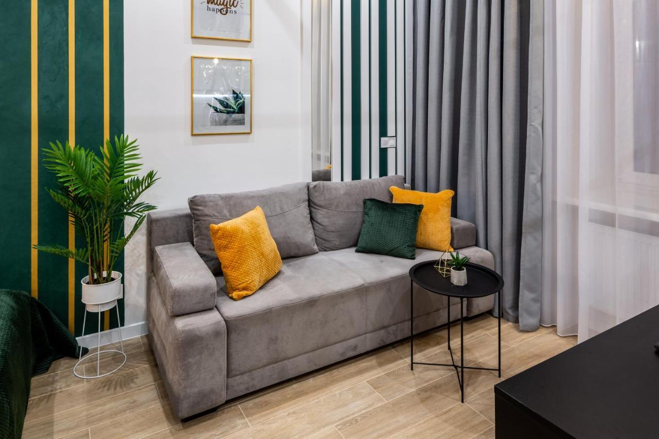 Emerald Lux Apartment. Liveinลวีฟ ภายนอก รูปภาพ