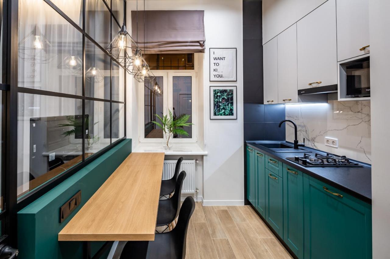 Emerald Lux Apartment. Liveinลวีฟ ภายนอก รูปภาพ